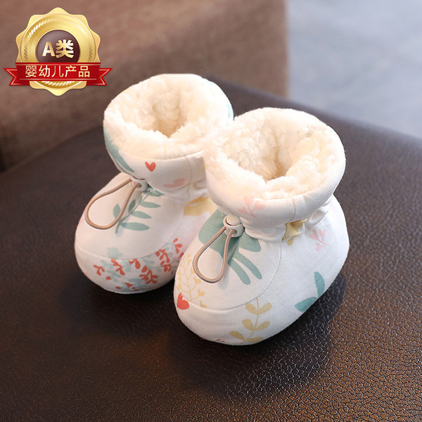 Baby shoes winter cotton shoes plus velvet padded soft bottom warm 0 March 6 baby toddler newborn shoes and socks